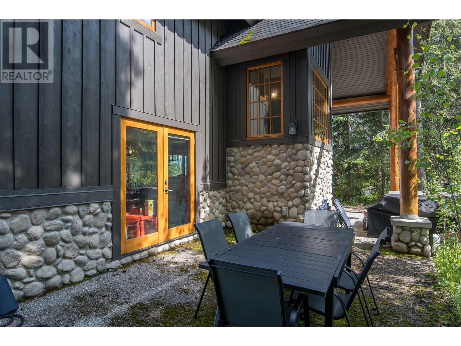 1589 Columbia Valley View, Golden, British Columbia  V0A 1H2 - Photo 19 - 10353274