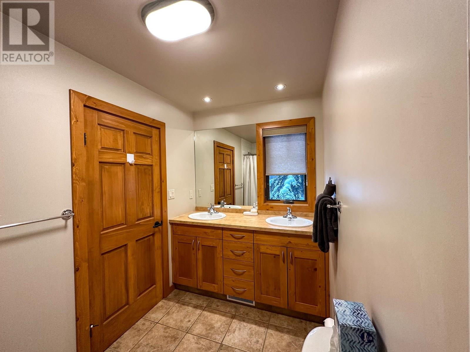 1589 Columbia Valley View, Golden, British Columbia  V0A 1H2 - Photo 8 - 10353274
