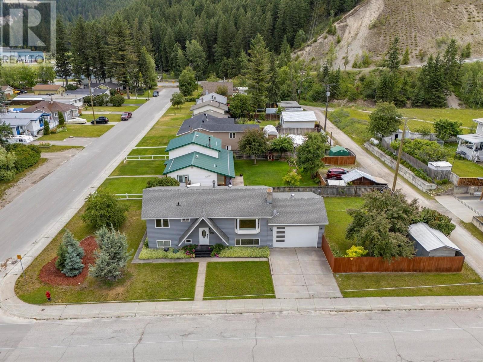 1300 11th Street S, Golden, British Columbia  V0A 1H0 - Photo 60 - 10353999