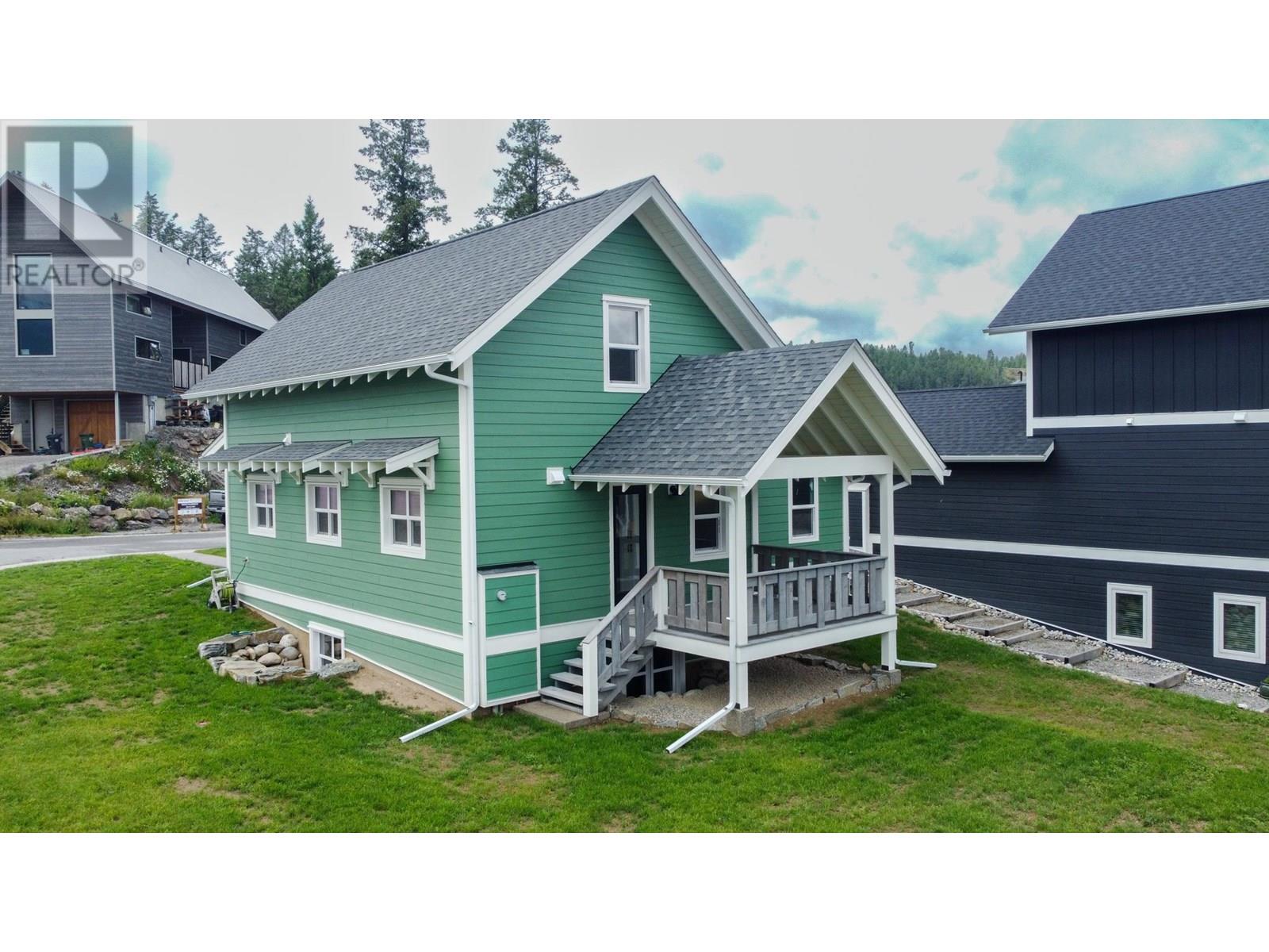 1448 Canterbury Close, Invermere, British Columbia  V0A 1K4 - Photo 3 - 10354118