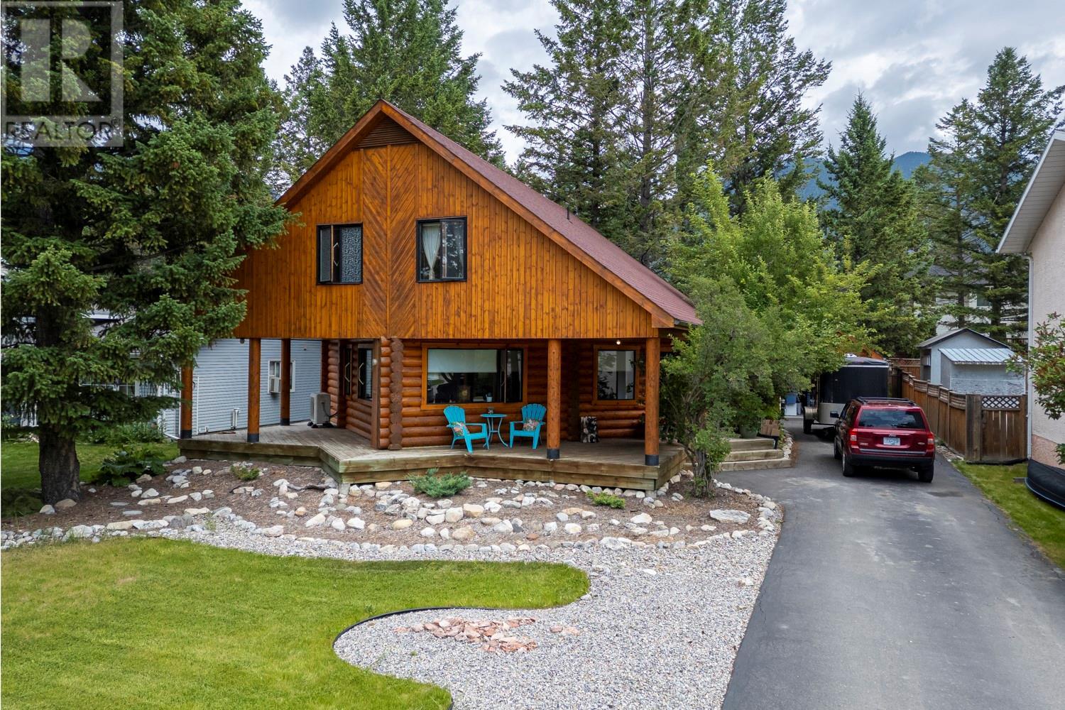 7500 Rivercrest Road, Radium Hot Springs, British Columbia  V0A 1M0 - Photo 1 - 10354123