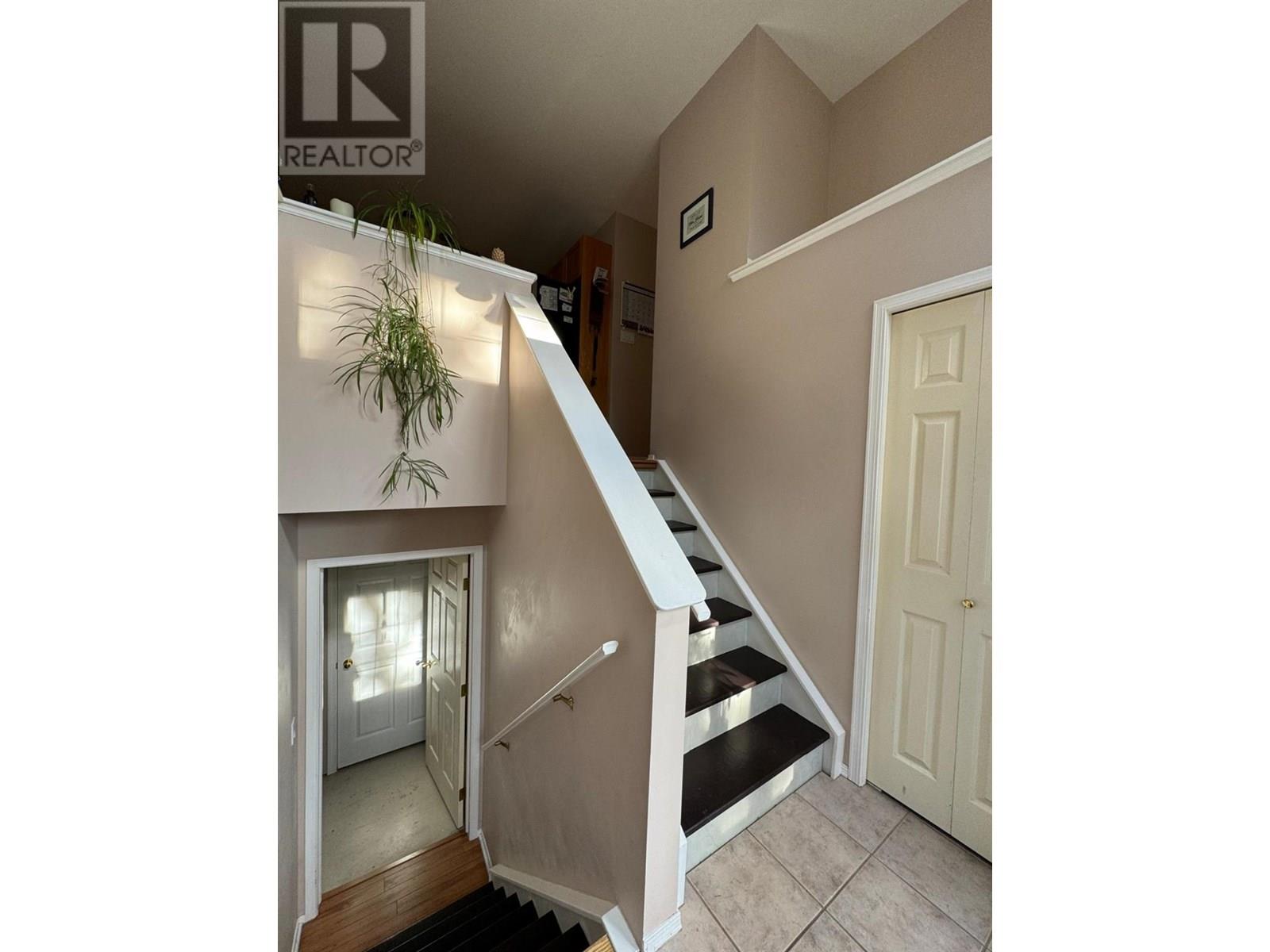 10a Wolf Crescent, Invermere, British Columbia  V0A 1K2 - Photo 6 - 10353435