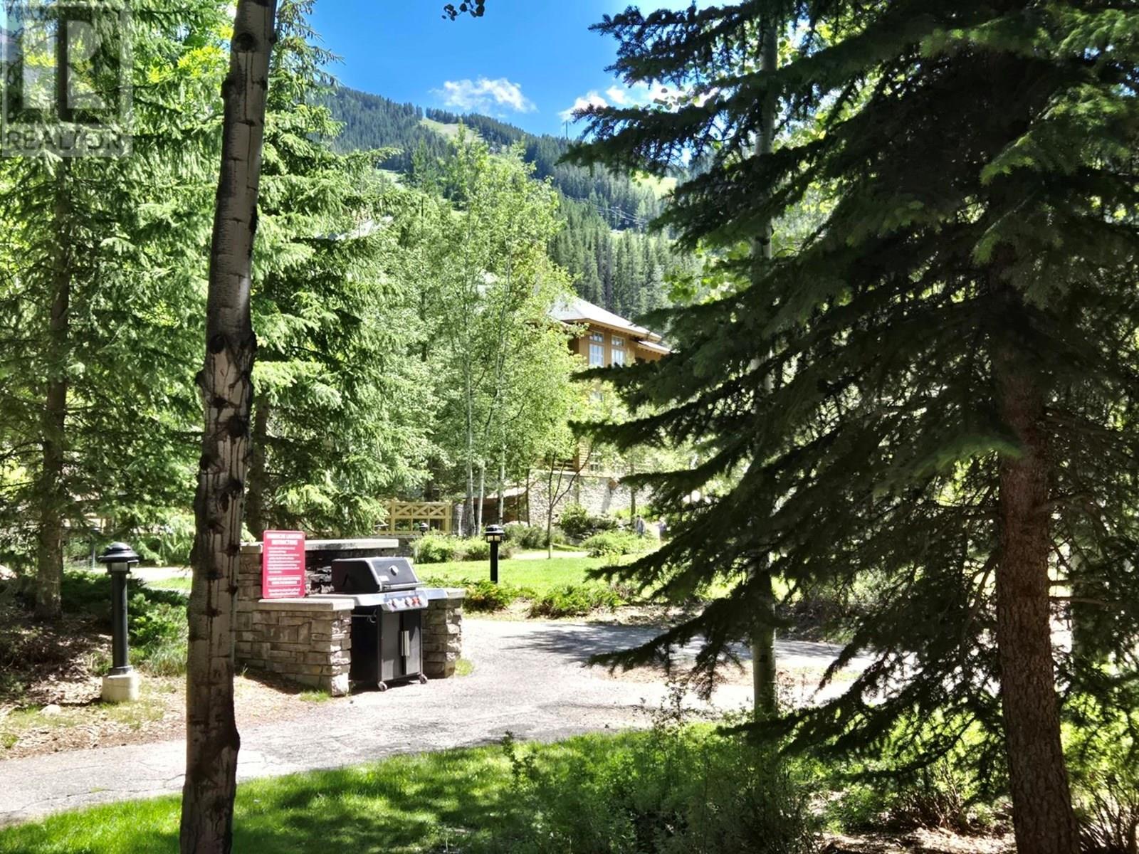 2064 Summit Drive, Panorama, British Columbia