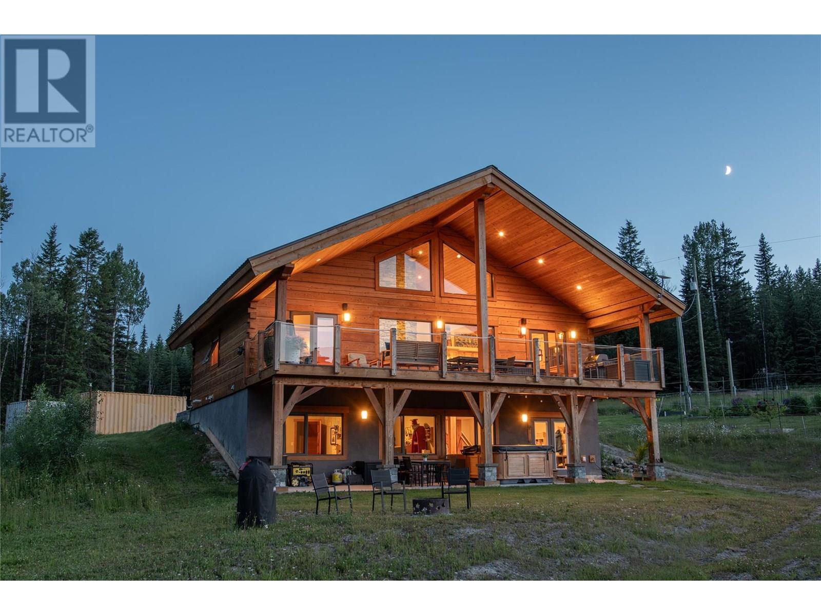 2550 Kettleston Road, Golden, British Columbia  V0A 1H1 - Photo 1 - 10354523