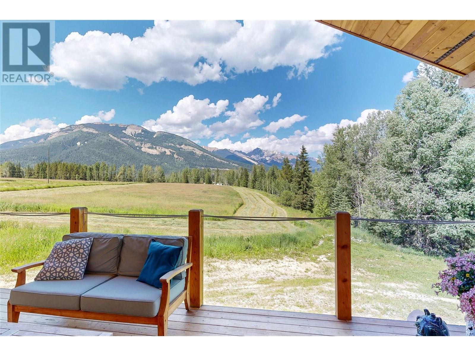 2550 Kettleston Road, Golden, British Columbia  V0A 1H1 - Photo 13 - 10354523