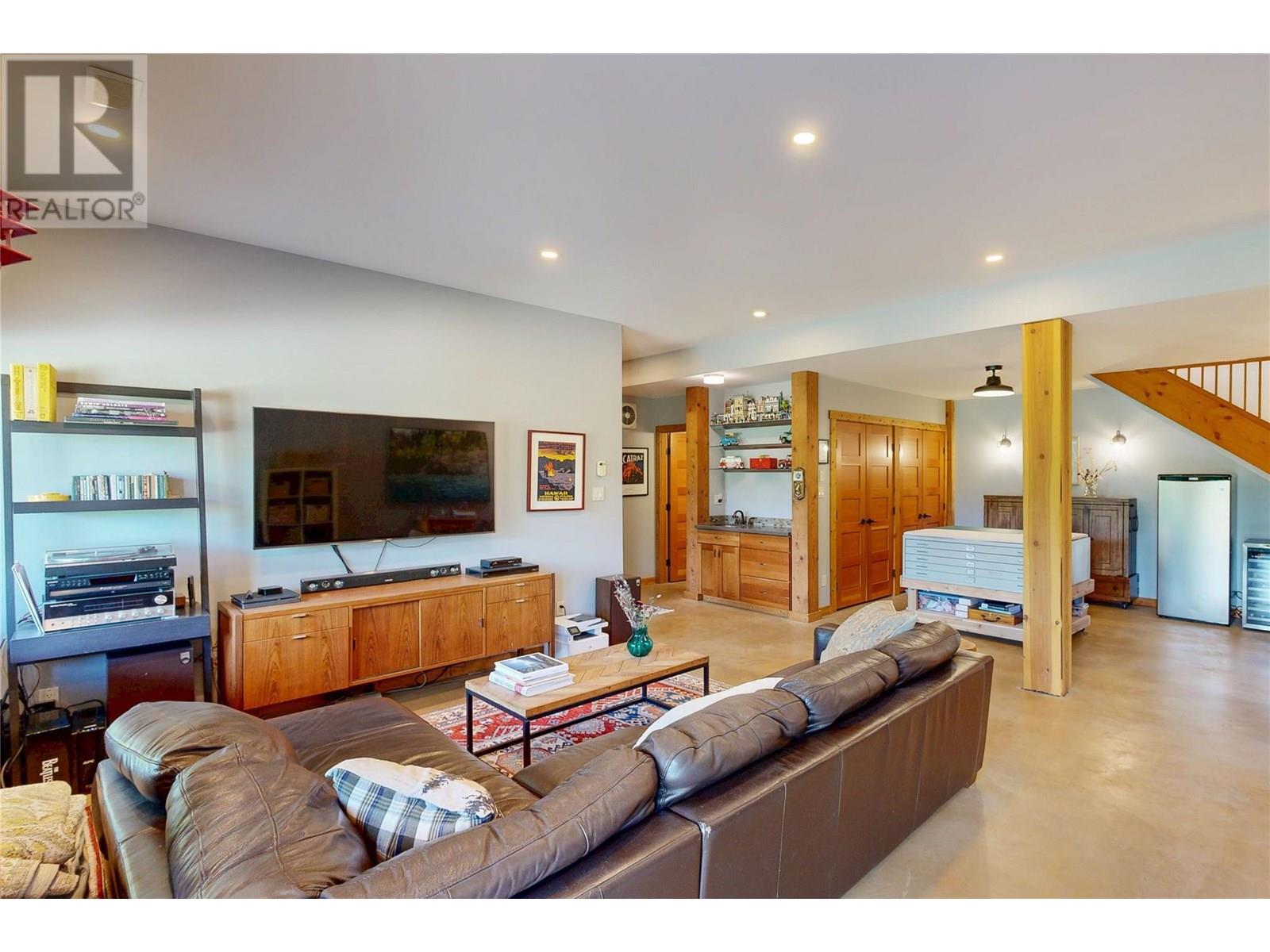 2550 Kettleston Road, Golden, British Columbia  V0A 1H1 - Photo 29 - 10354523
