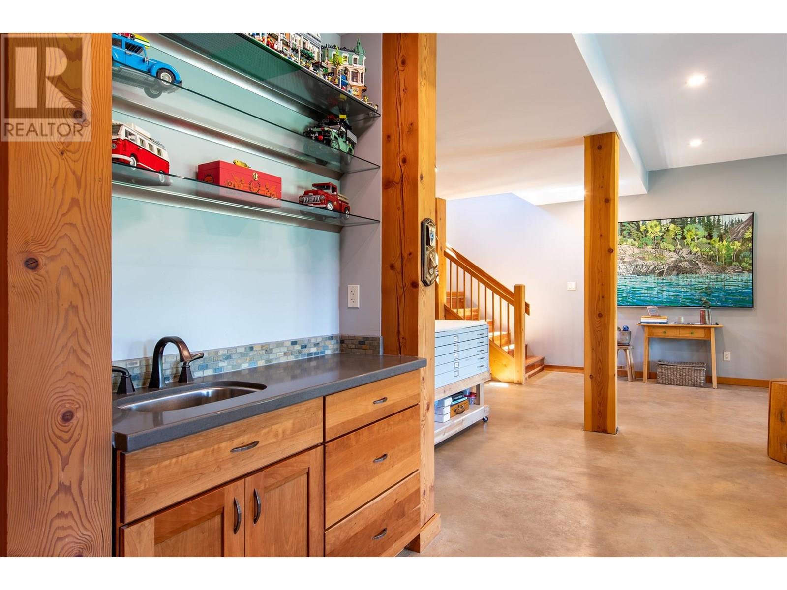 2550 Kettleston Road, Golden, British Columbia  V0A 1H1 - Photo 31 - 10354523