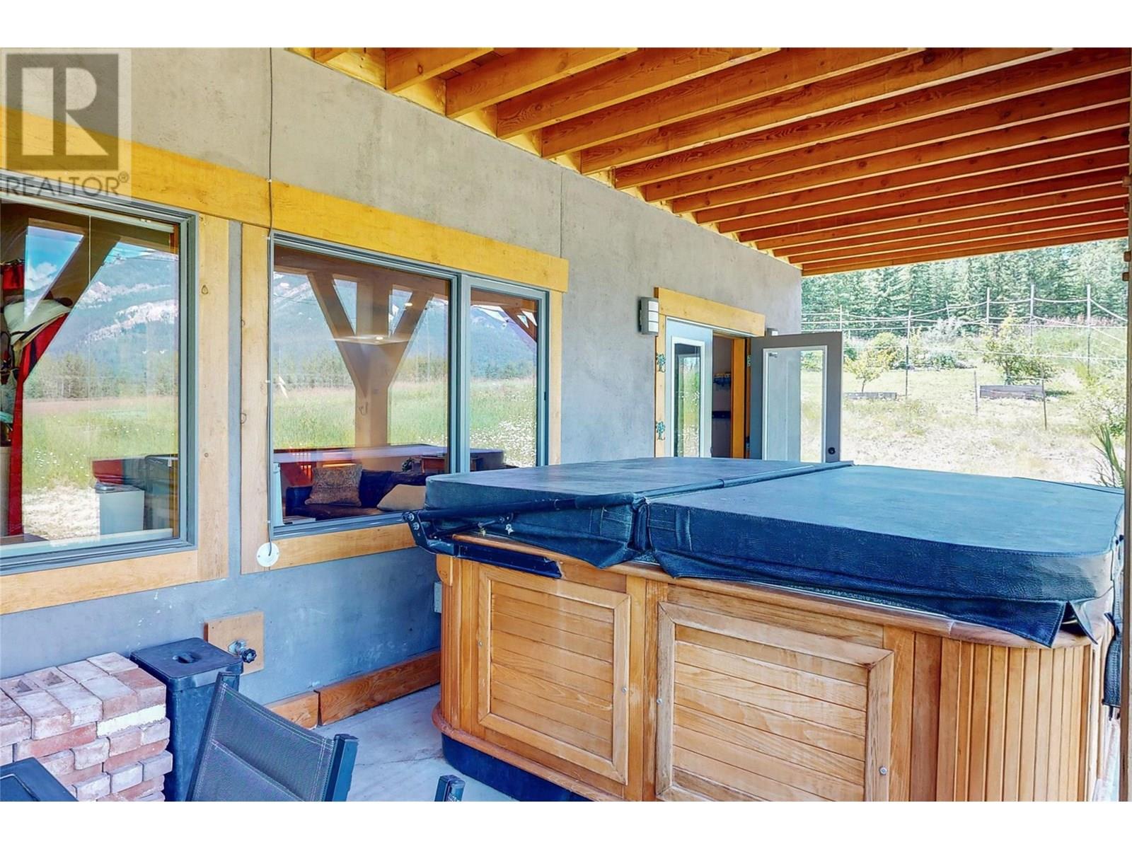 2550 Kettleston Road, Golden, British Columbia  V0A 1H1 - Photo 40 - 10354523