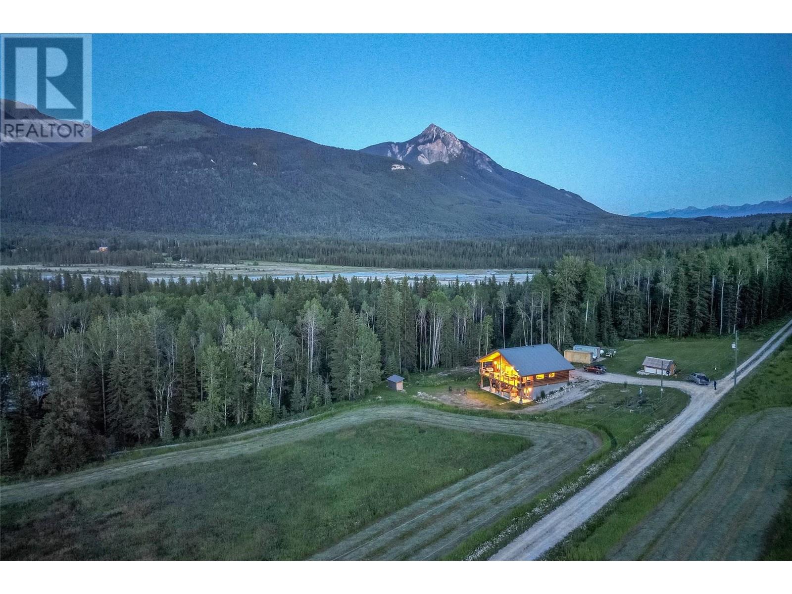 2550 Kettleston Road, Golden, British Columbia  V0A 1H1 - Photo 56 - 10354523