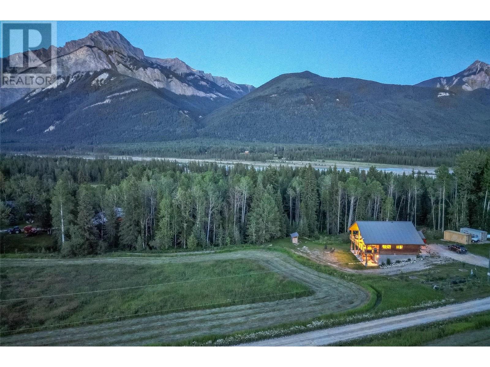 2550 Kettleston Road, Golden, British Columbia  V0A 1H1 - Photo 57 - 10354523