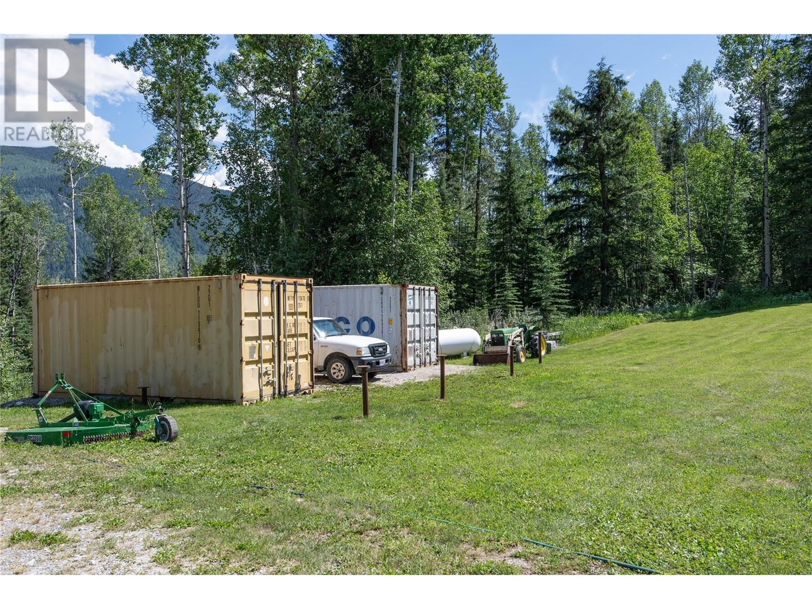 2550 Kettleston Road, Golden, British Columbia  V0A 1H1 - Photo 67 - 10354523