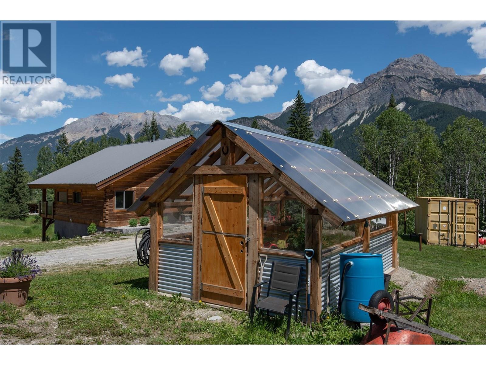 2550 Kettleston Road, Golden, British Columbia  V0A 1H1 - Photo 69 - 10354523