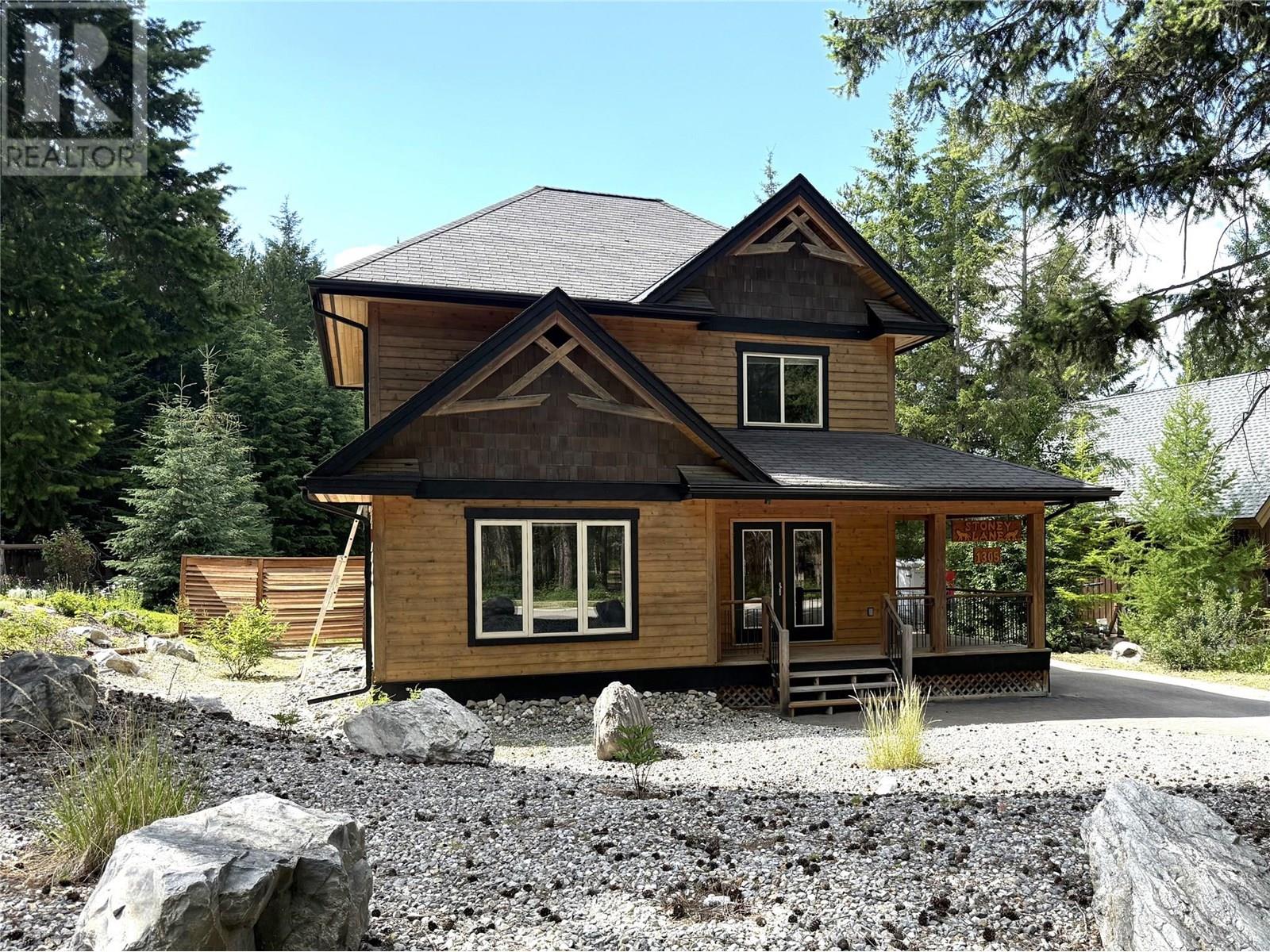 1305 STONEY Lane, Golden, British Columbia