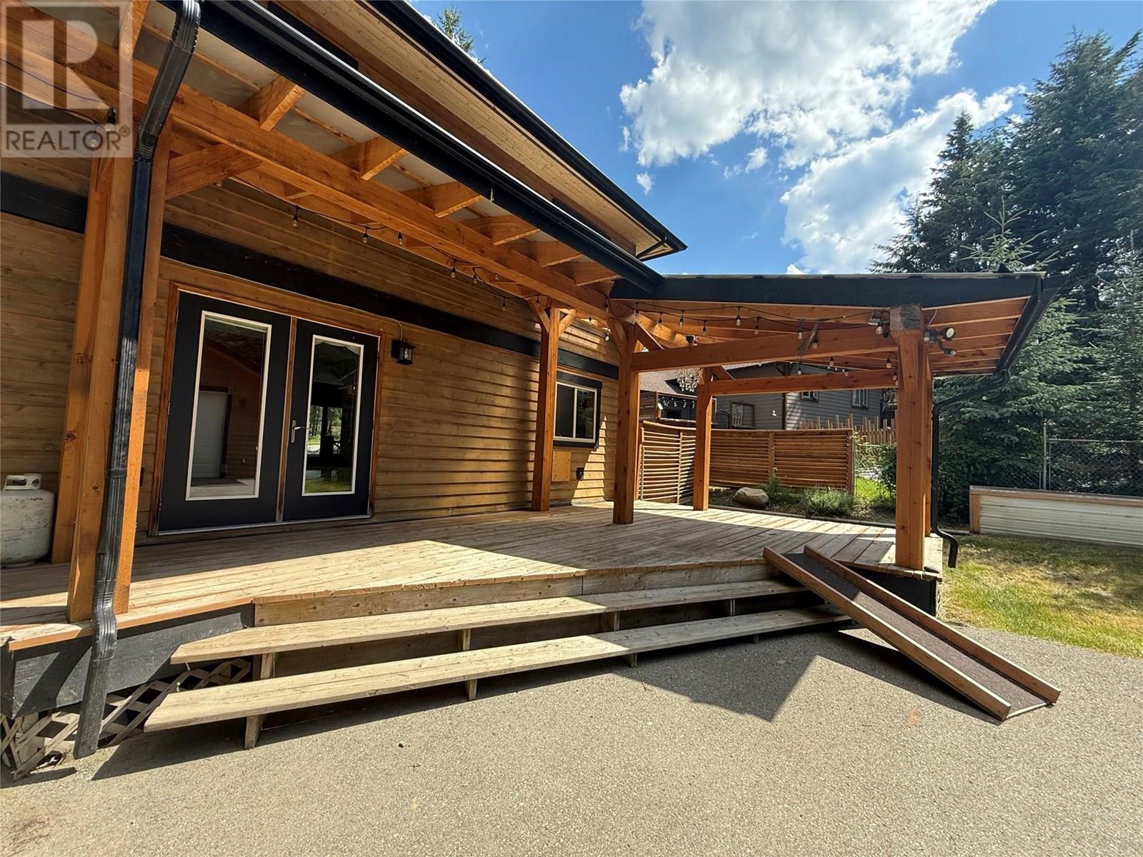 1305 Stoney Lane, Golden, British Columbia  V0A 1H3 - Photo 3 - 10354750