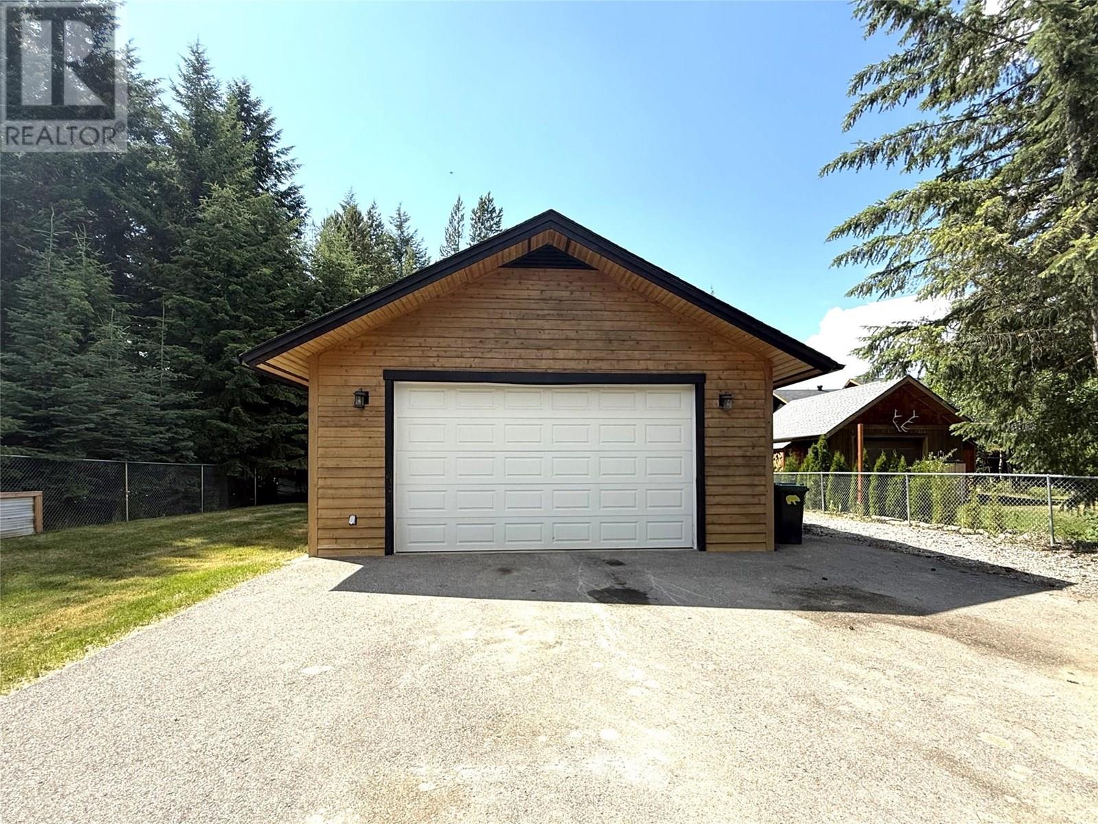 1305 Stoney Lane, Golden, British Columbia  V0A 1H3 - Photo 6 - 10354750