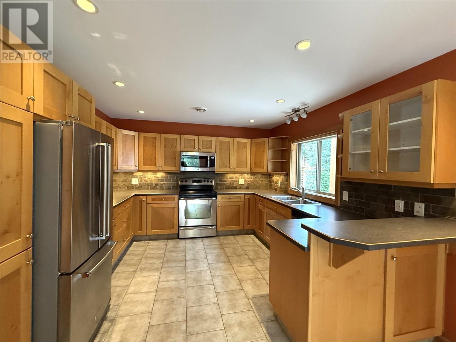 1305 Stoney Lane, Golden, British Columbia  V0A 1H3 - Photo 8 - 10354750