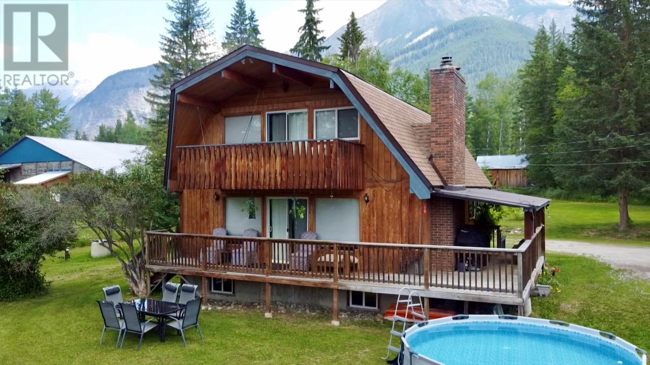 1871 Blaeberry Road, Golden, British Columbia
