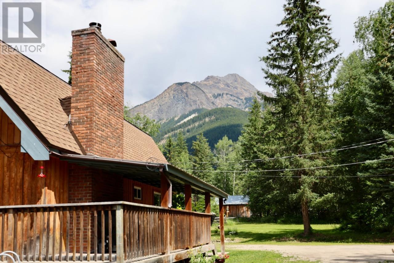 1871 Blaeberry Road, Golden, British Columbia  V0A 1H0 - Photo 34 - 10354768