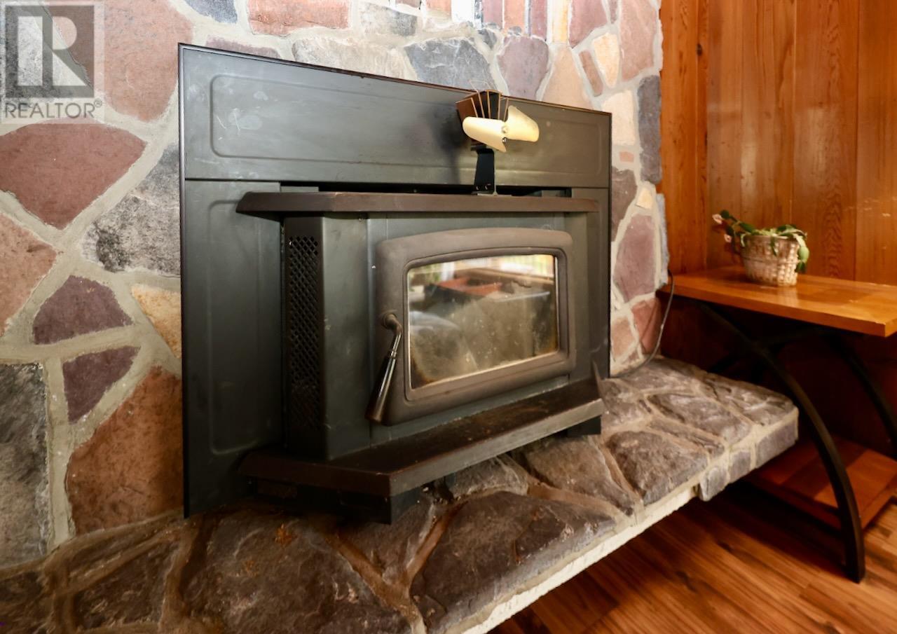 1871 Blaeberry Road, Golden, British Columbia  V0A 1H0 - Photo 4 - 10354768