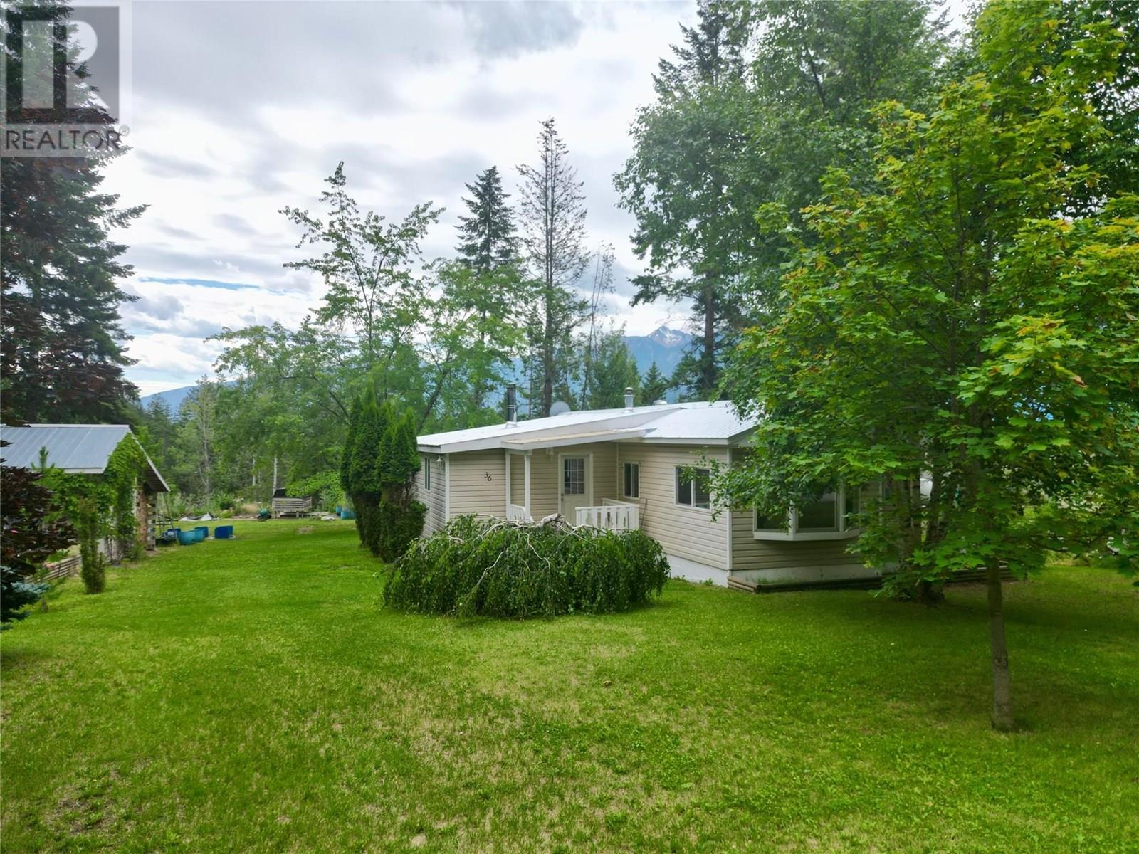 470 Reflection Lake Road Unit# 36, Golden, British Columbia  V0A 1H6 - Photo 2 - 10353419