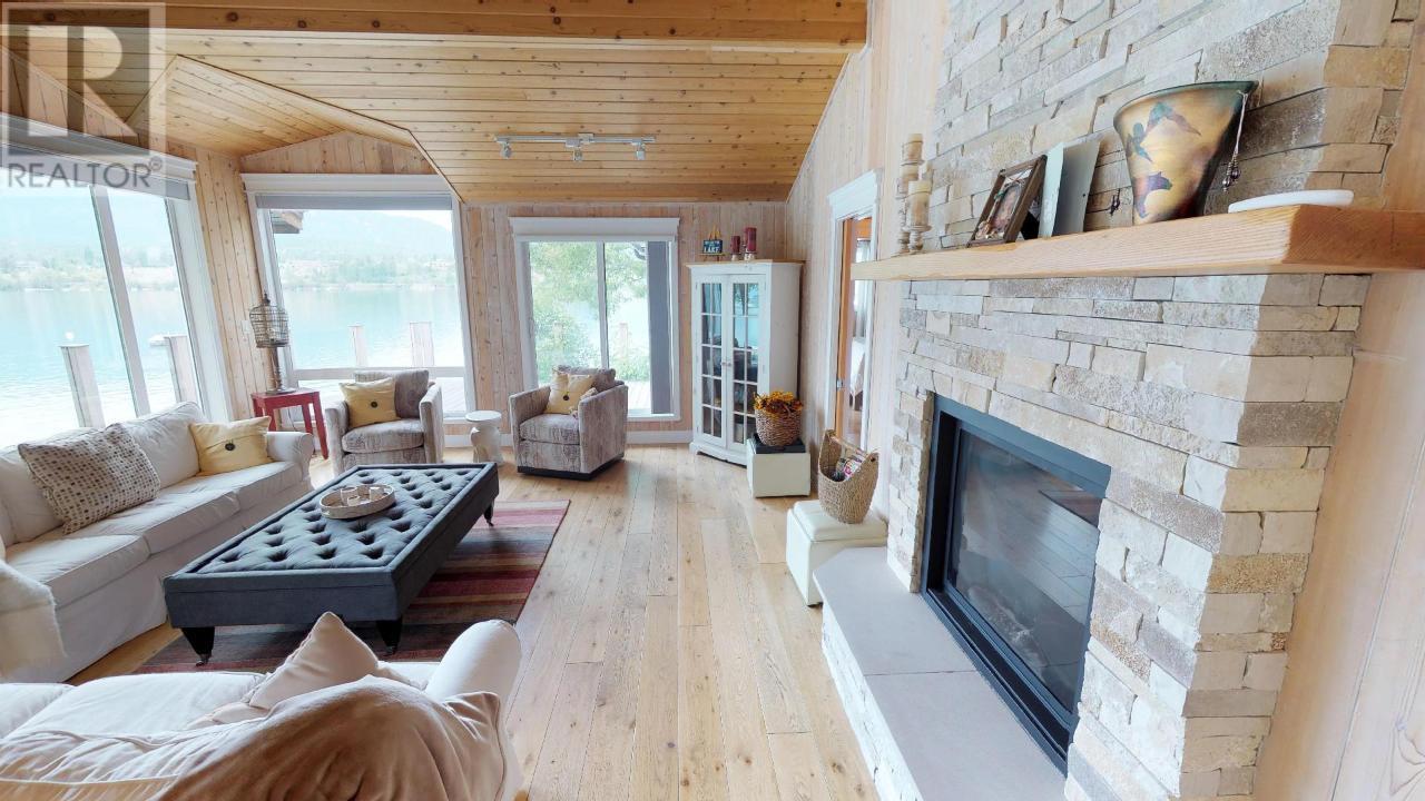 613 Lakeview Road, Invermere, British Columbia  V0A 1K3 - Photo 18 - 10354777