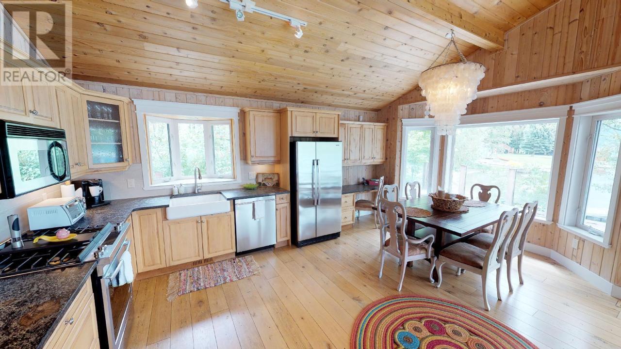 613 Lakeview Road, Invermere, British Columbia  V0A 1K3 - Photo 25 - 10354777