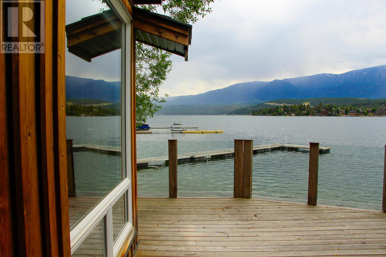 613 Lakeview Road, Invermere, British Columbia  V0A 1K3 - Photo 3 - 10354777