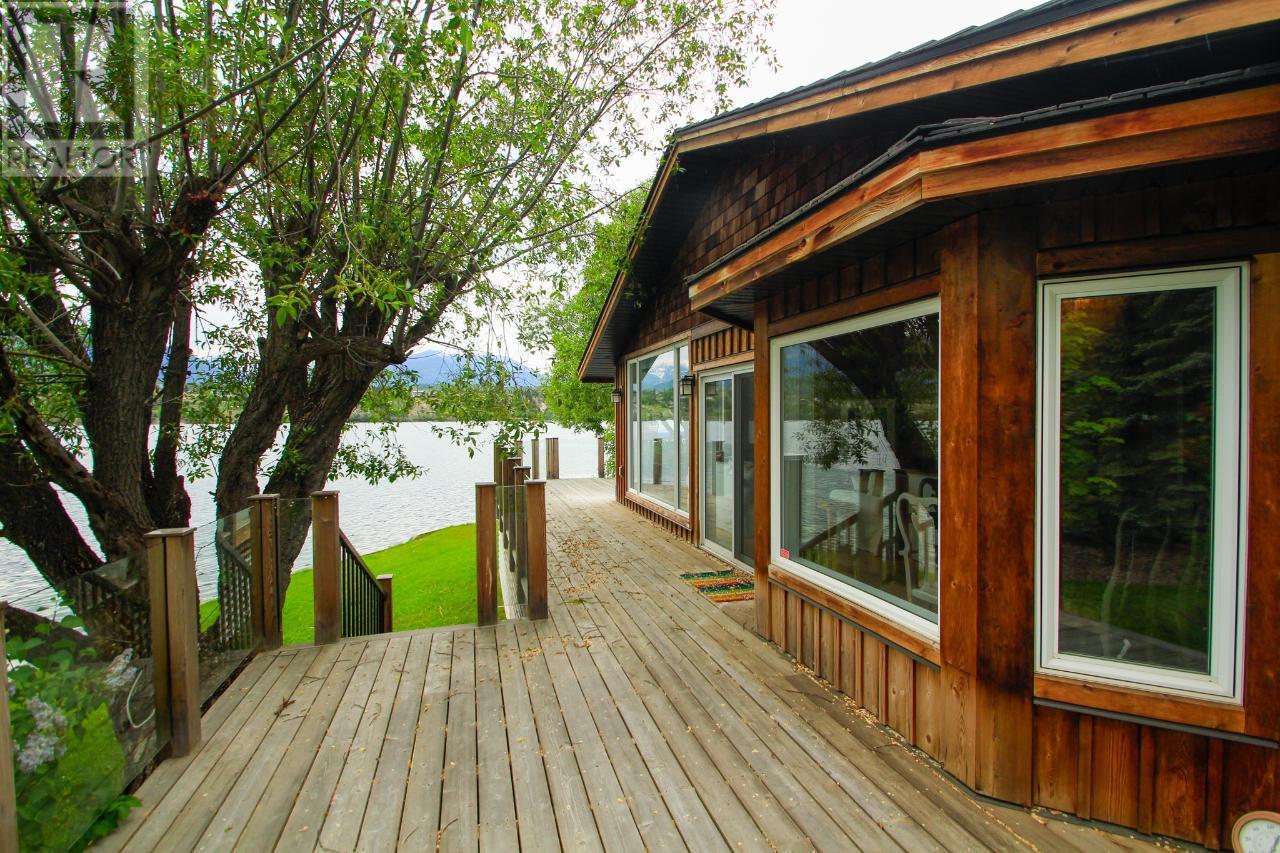 613 Lakeview Road, Invermere, British Columbia  V0A 1K3 - Photo 5 - 10354777