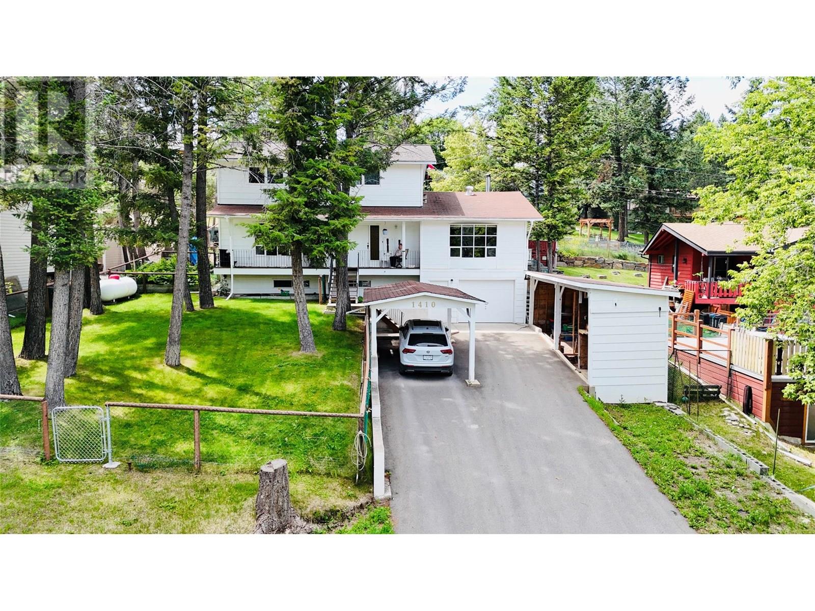 1410 10a Avenue, Invermere, British Columbia  V0A 1K0 - Photo 1 - 10354838