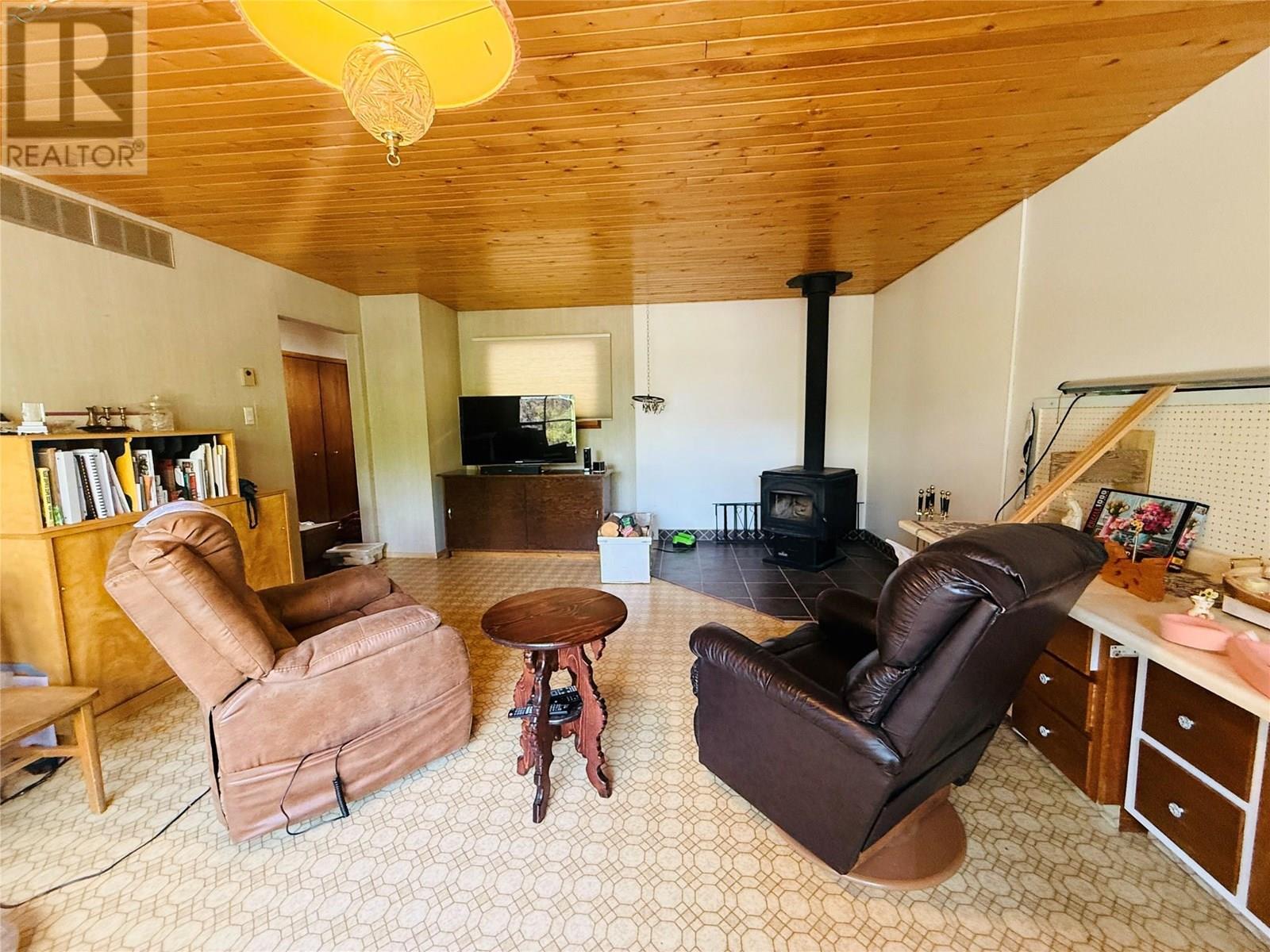 1410 10a Avenue, Invermere, British Columbia  V0A 1K0 - Photo 18 - 10354838