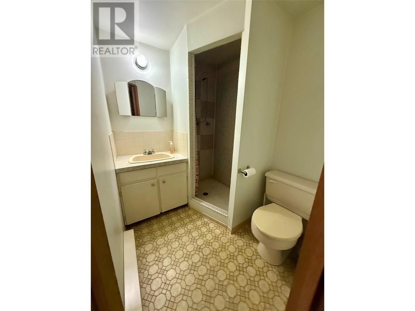 1410 10a Avenue, Invermere, British Columbia  V0A 1K0 - Photo 34 - 10354838