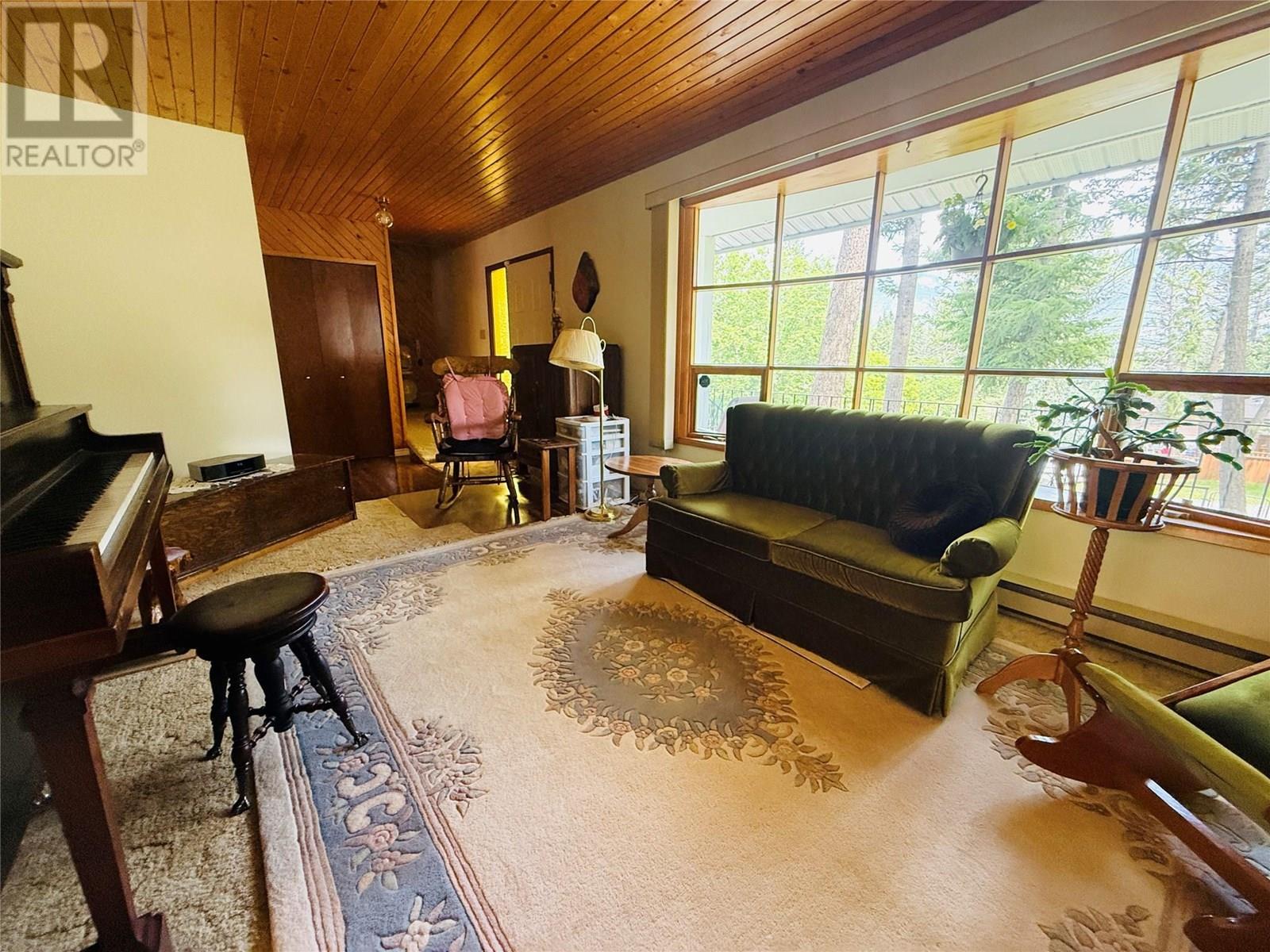 1410 10a Avenue, Invermere, British Columbia  V0A 1K0 - Photo 7 - 10354838