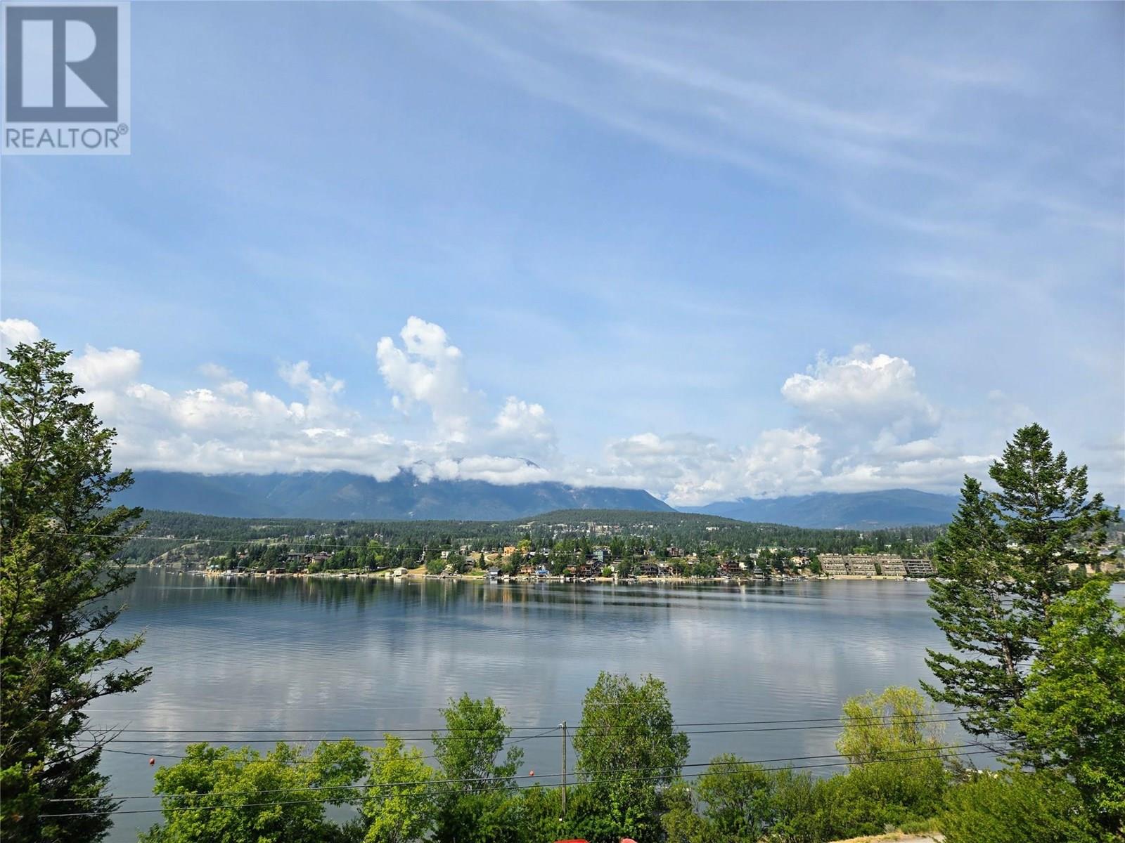 782 Lakeview Road, Invermere, British Columbia