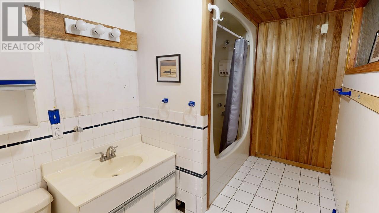 1297 Campbell Road, Golden, British Columbia  V0A 1H7 - Photo 14 - 10354368