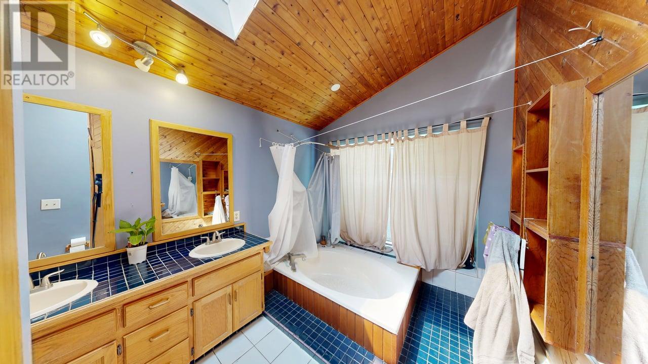 1297 Campbell Road, Golden, British Columbia  V0A 1H7 - Photo 22 - 10354368