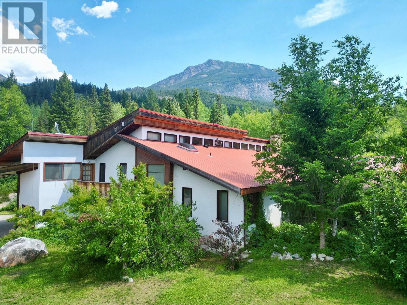 1297 Campbell Road, Golden, British Columbia  V0A 1H7 - Photo 49 - 10354368