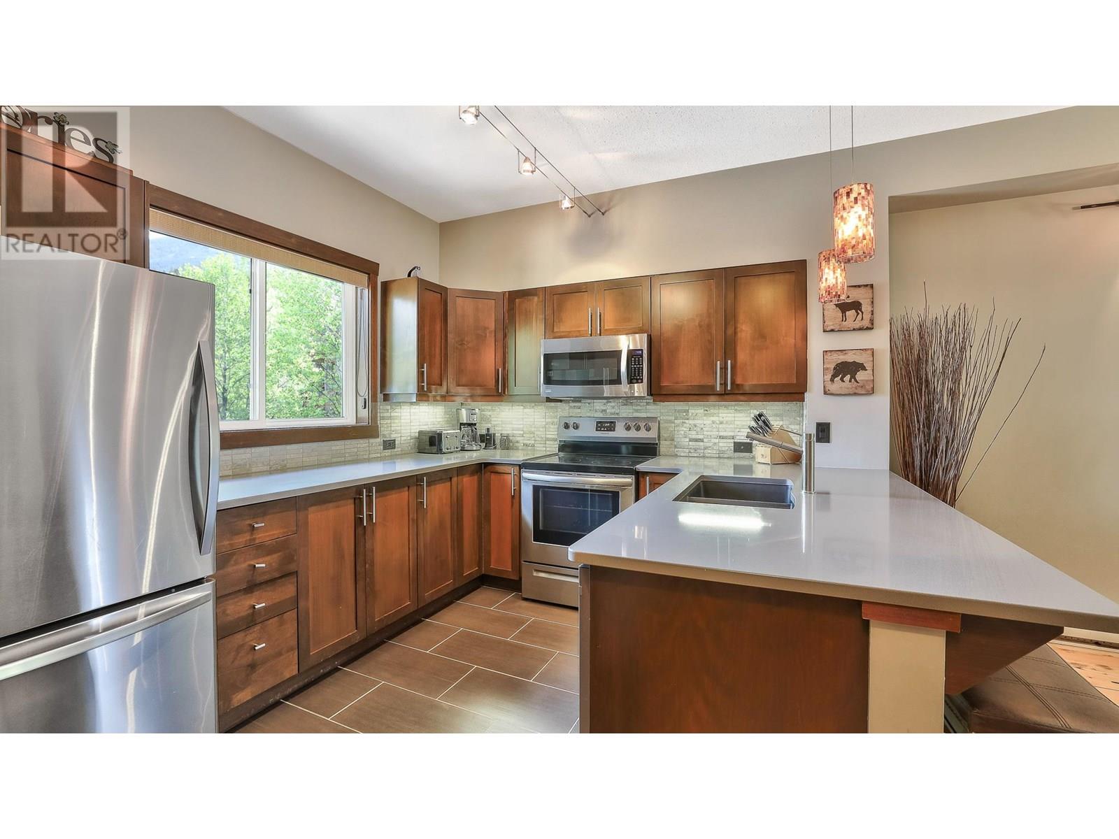 2075 Summit Drive Unit# 7, Panorama, British Columbia  V0A 1T0 - Photo 12 - 10355516