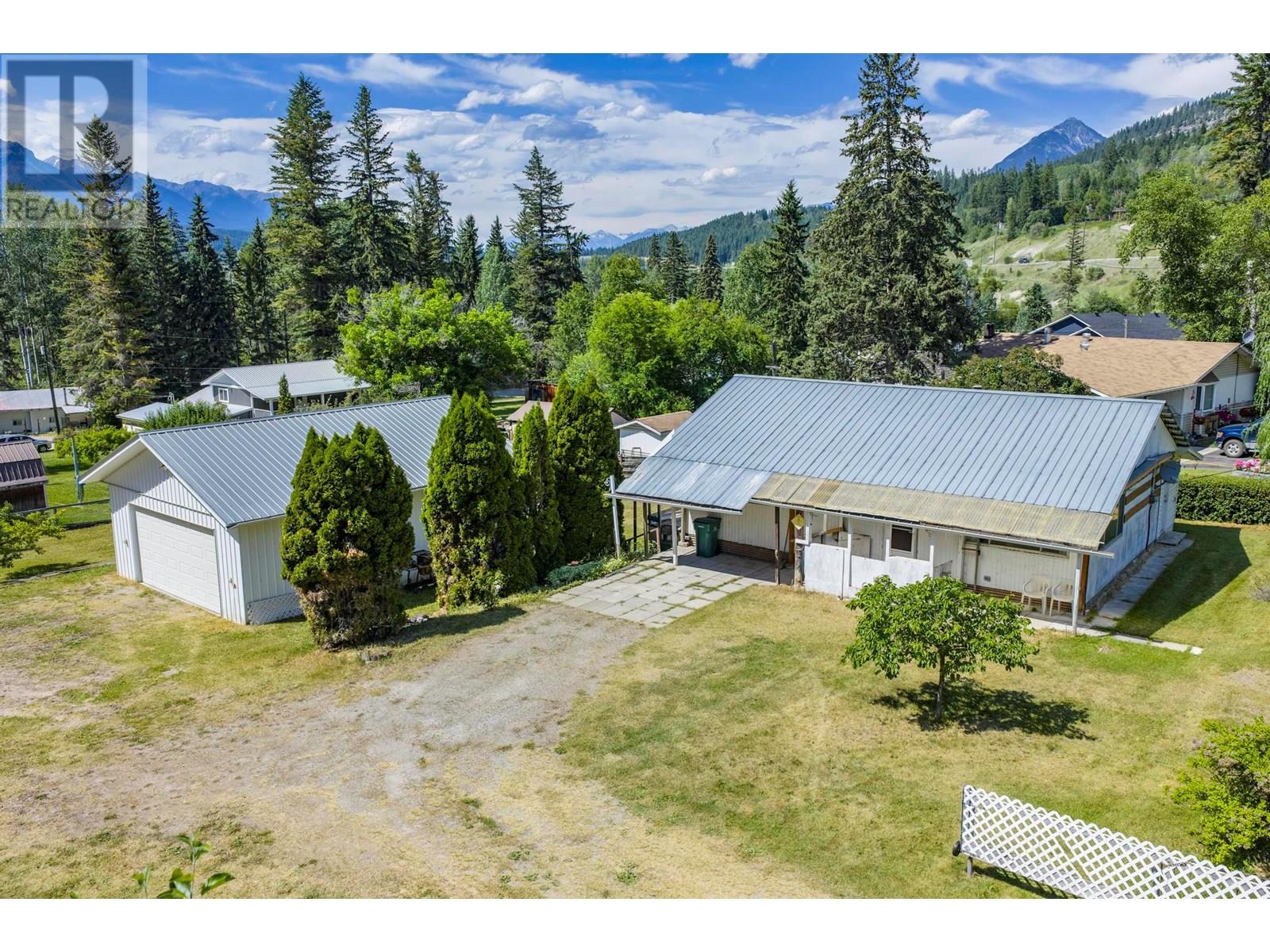 569B Habart Lower Road, Golden, British Columbia