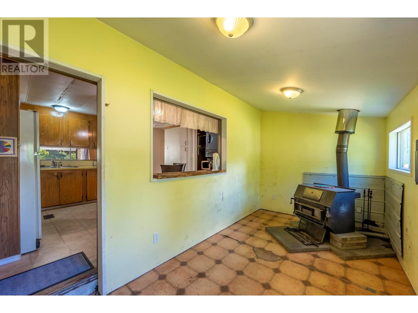 569b Habart Lower Road, Golden, British Columbia  V0A 1H2 - Photo 11 - 10355478