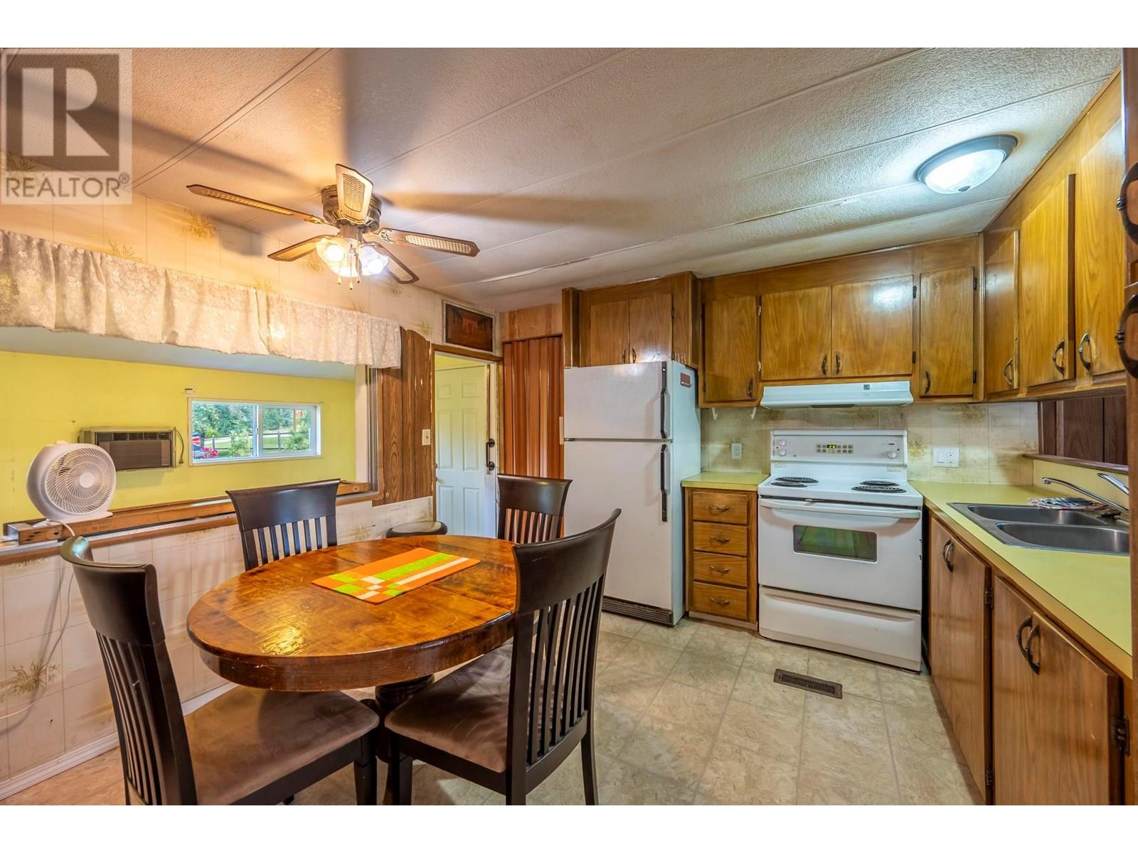 569b Habart Lower Road, Golden, British Columbia  V0A 1H2 - Photo 14 - 10355478