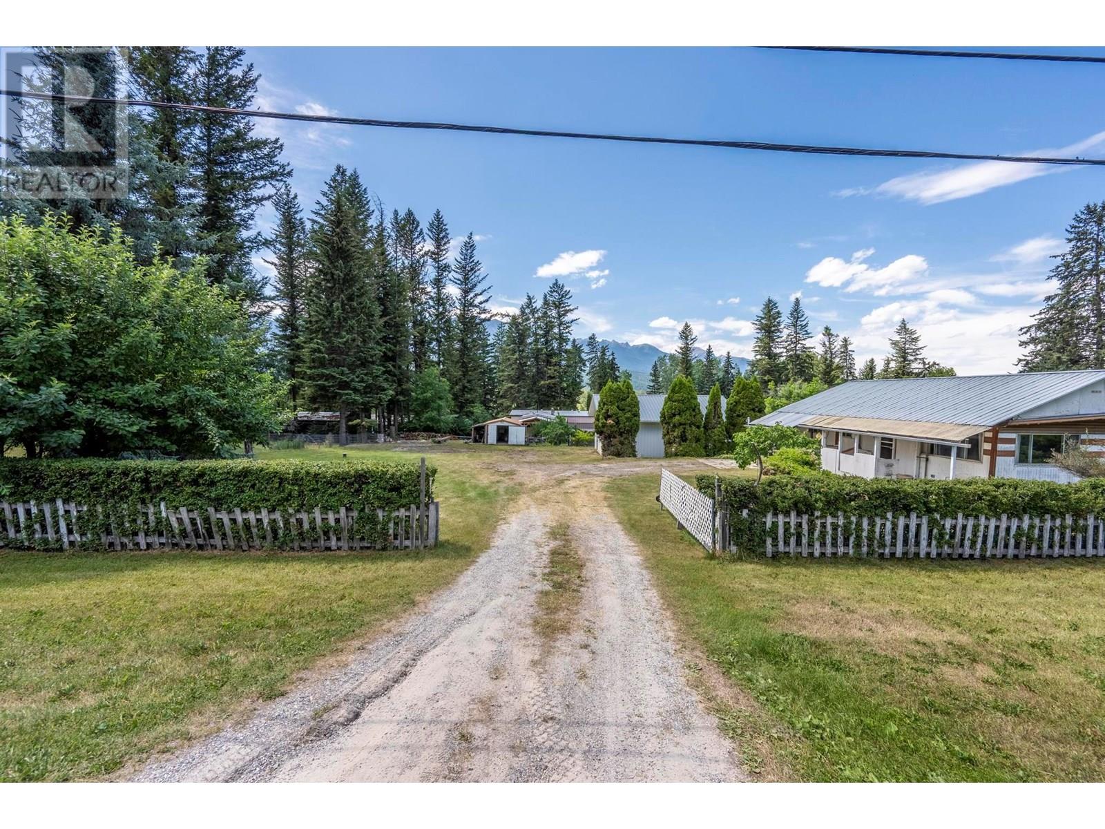 569b Habart Lower Road, Golden, British Columbia  V0A 1H2 - Photo 3 - 10355478