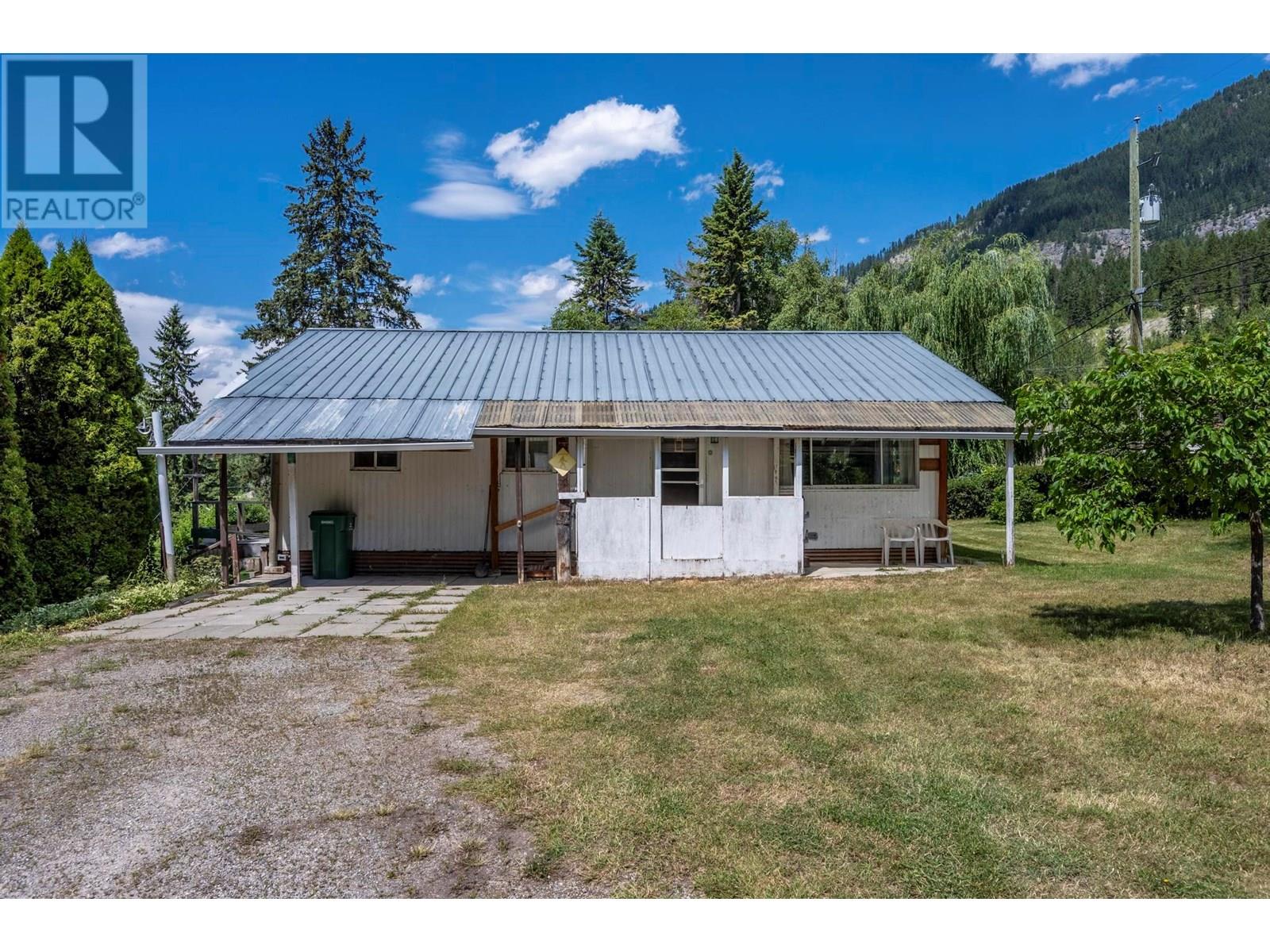 569b Habart Lower Road, Golden, British Columbia  V0A 1H2 - Photo 32 - 10355478