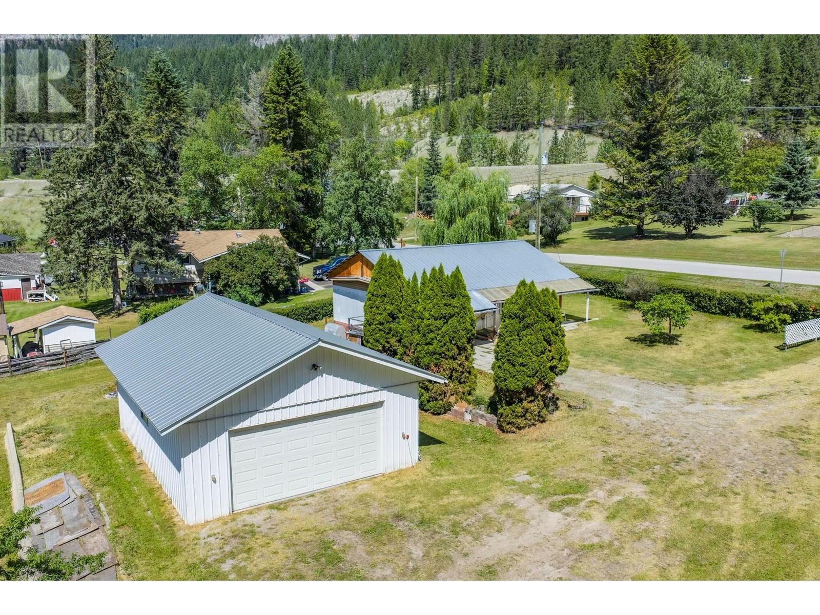 569b Habart Lower Road, Golden, British Columbia  V0A 1H2 - Photo 35 - 10355478
