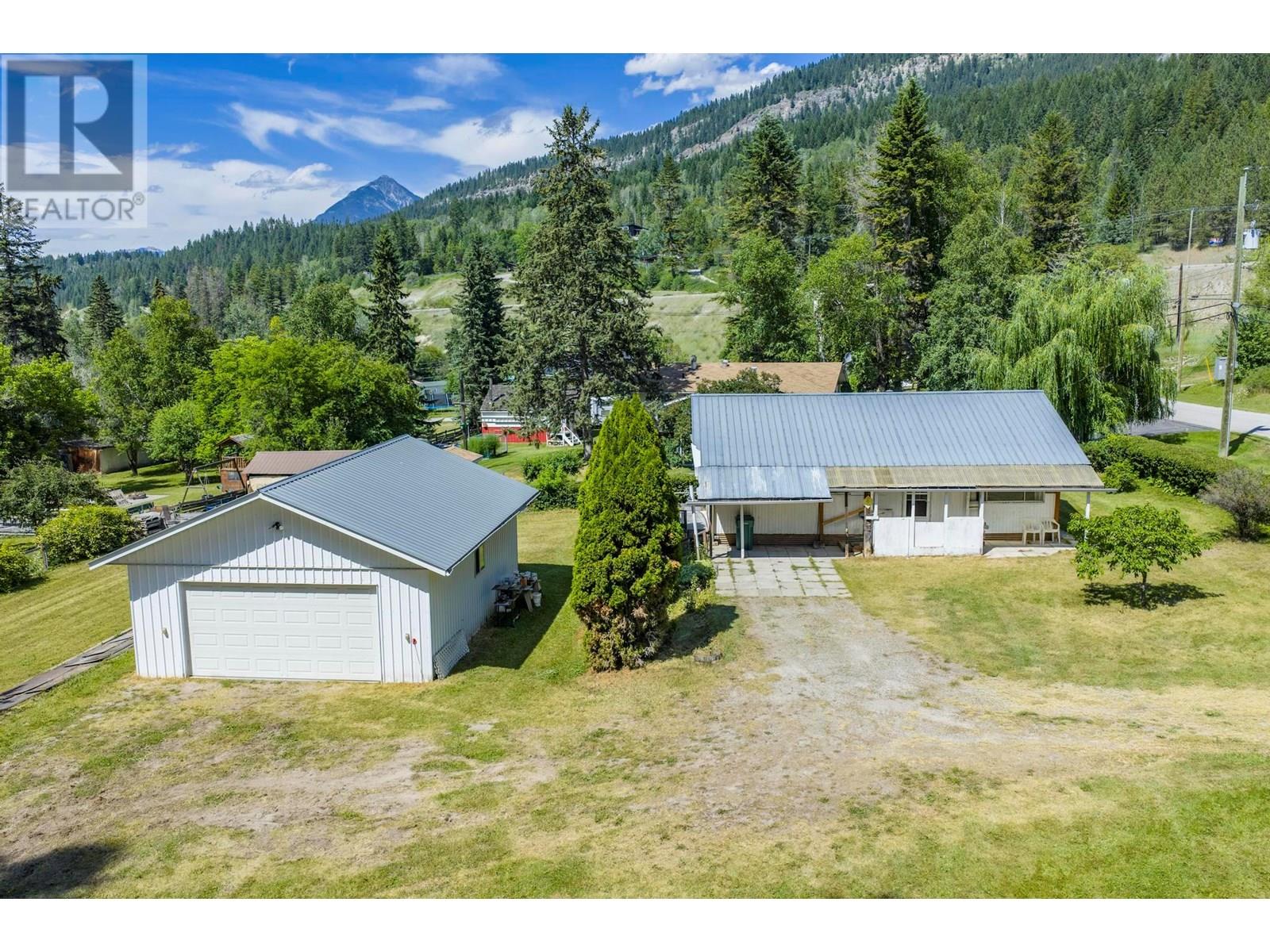 569b Habart Lower Road, Golden, British Columbia  V0A 1H2 - Photo 36 - 10355478