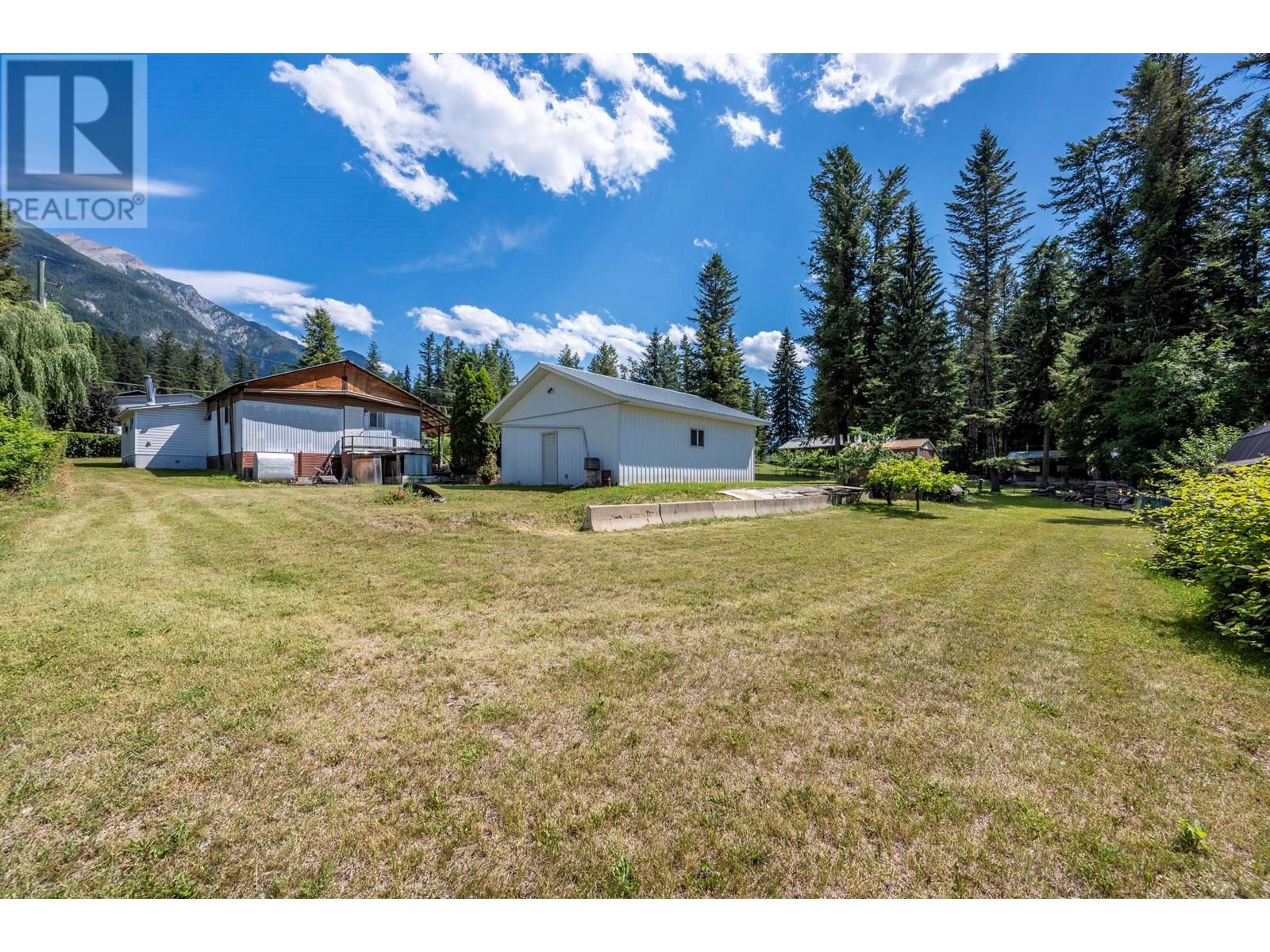 569b Habart Lower Road, Golden, British Columbia  V0A 1H2 - Photo 39 - 10355478