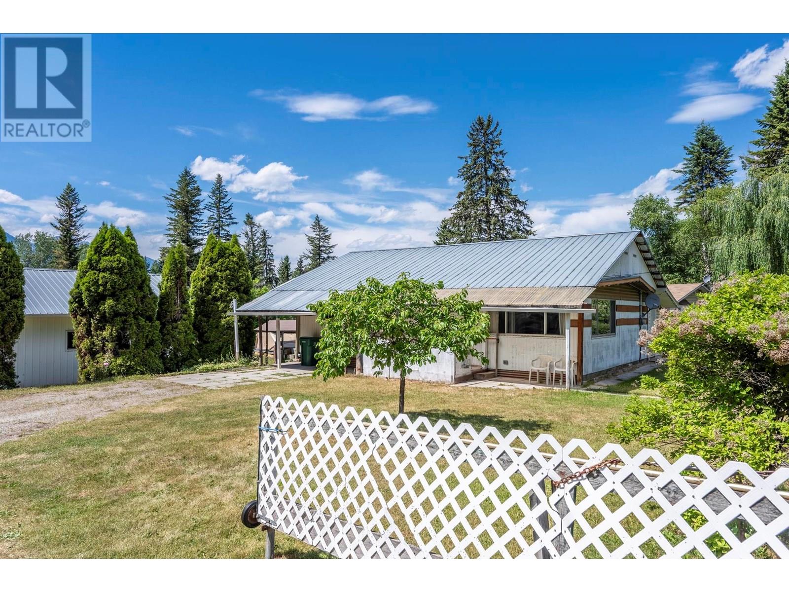 569b Habart Lower Road, Golden, British Columbia  V0A 1H2 - Photo 41 - 10355478