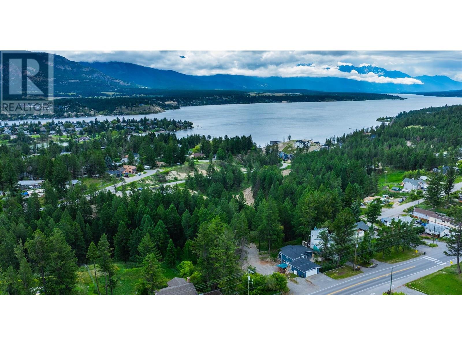 1737 13th Avenue, Invermere, British Columbia  V0A 1K4 - Photo 2 - 10355565