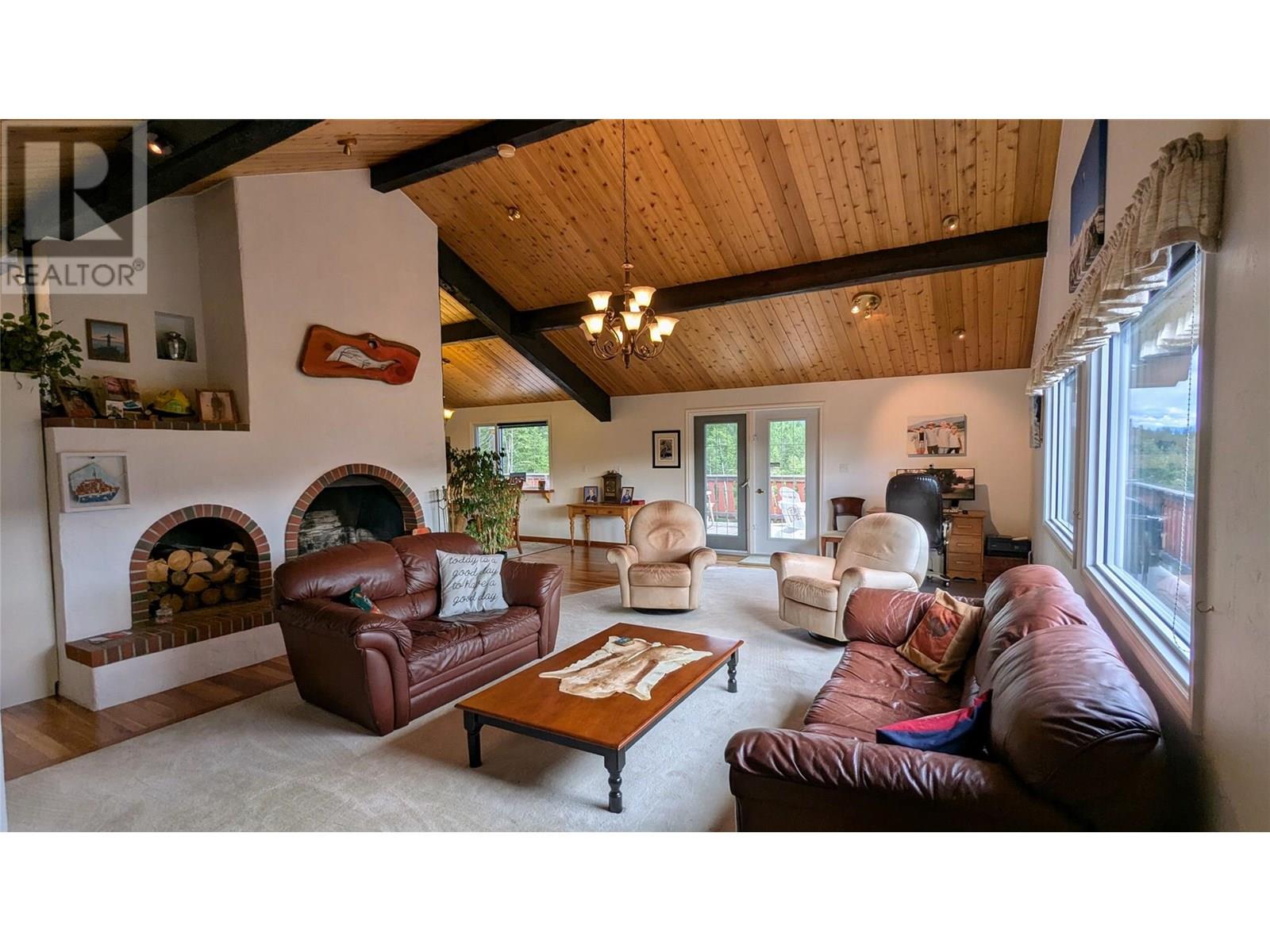 5761 Lautrup Road, Edgewater, British Columbia  V0A 1E0 - Photo 18 - 10354969