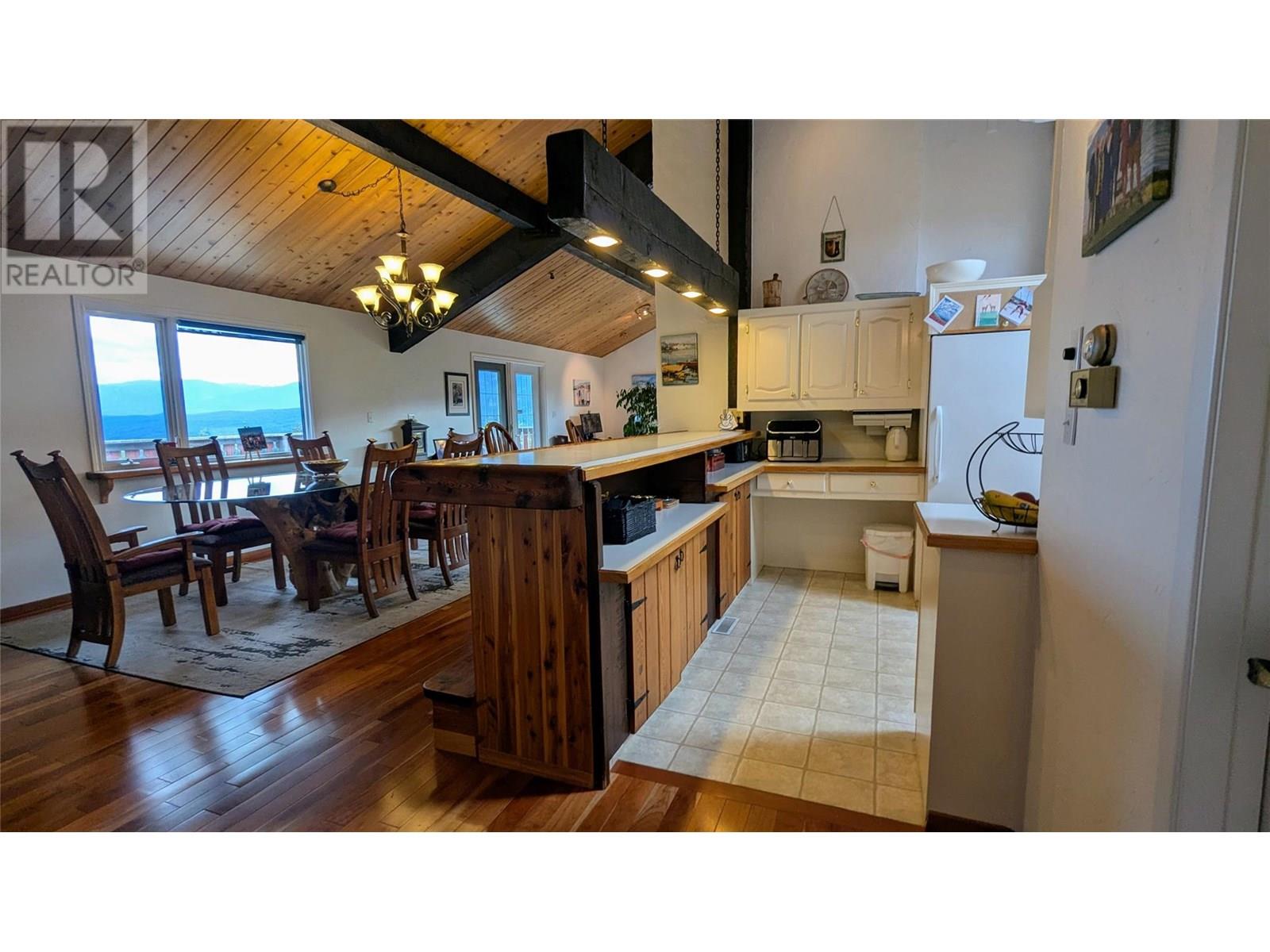 5761 Lautrup Road, Edgewater, British Columbia  V0A 1E0 - Photo 25 - 10354969