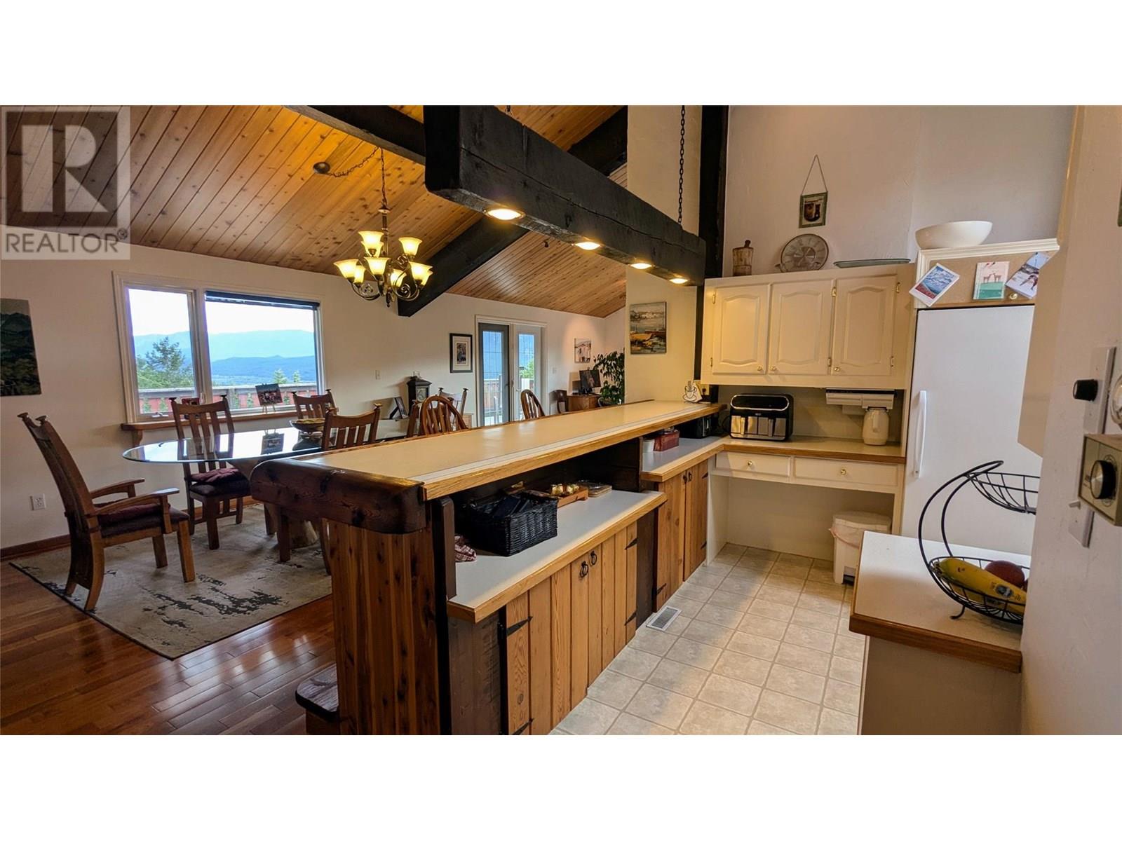 5761 Lautrup Road, Edgewater, British Columbia  V0A 1E0 - Photo 26 - 10354969